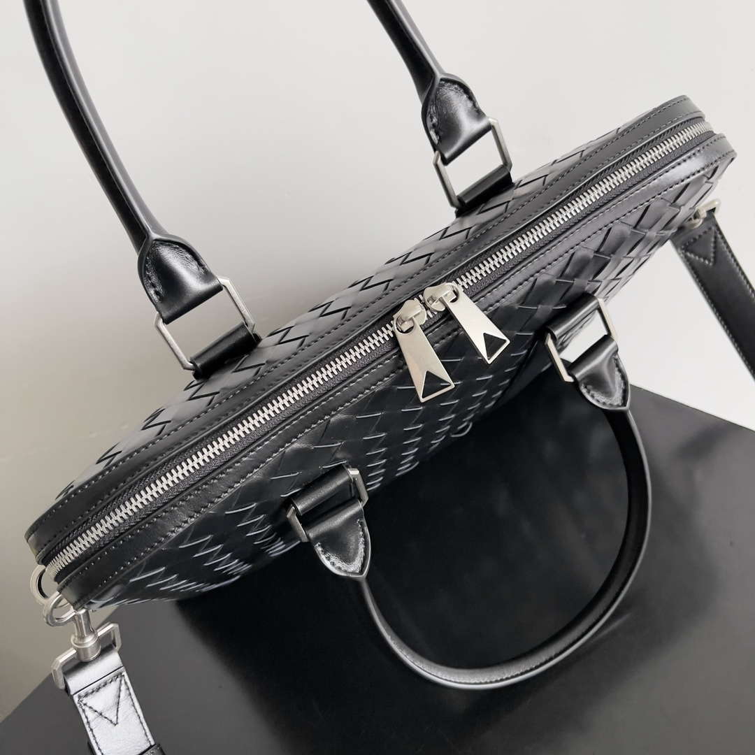 Bottega Veneta BV 778081 Slim Intrecciato Briefcase Men Message Bag BV9098