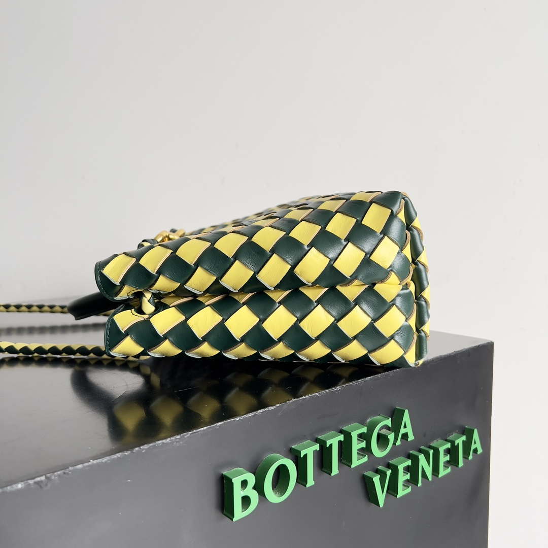 Bottega Veneta BV 779152 Small Andiamo Emerald green Sherbert