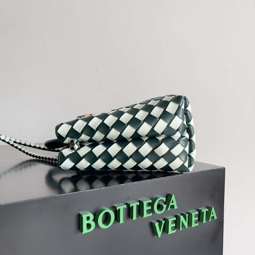 Bottega Veneta BV 779152 Small Andiamo green & White