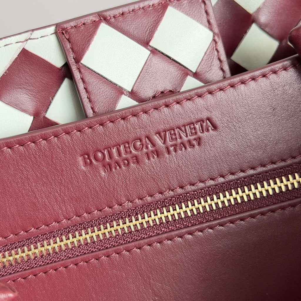 Bottega Veneta BV 777527 Medium Andiamo Wine Red & White