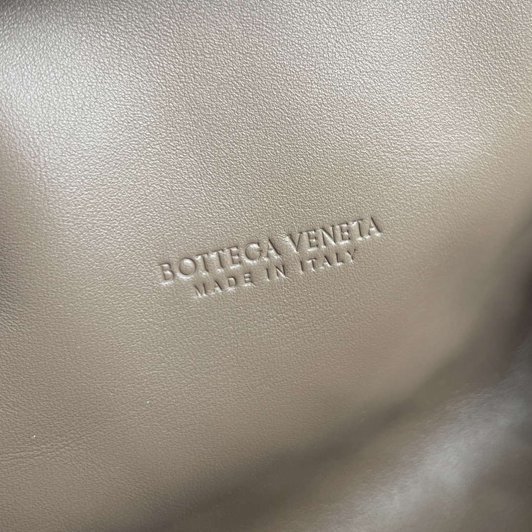 Bottega Veneta BV 785807 Lauren 1980 clutch Bag BV92003