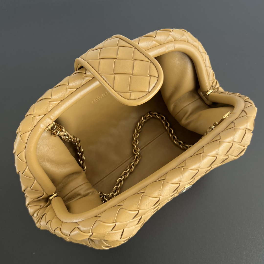 Bottega Veneta BV 785807 Lauren 1980 clutch Bag BV92005
