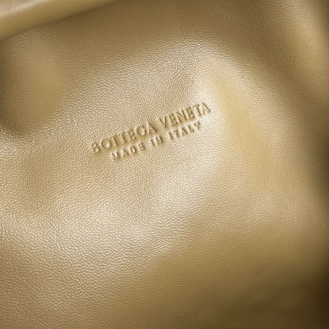 Bottega Veneta BV 785807 Lauren 1980 clutch Bag BV92005