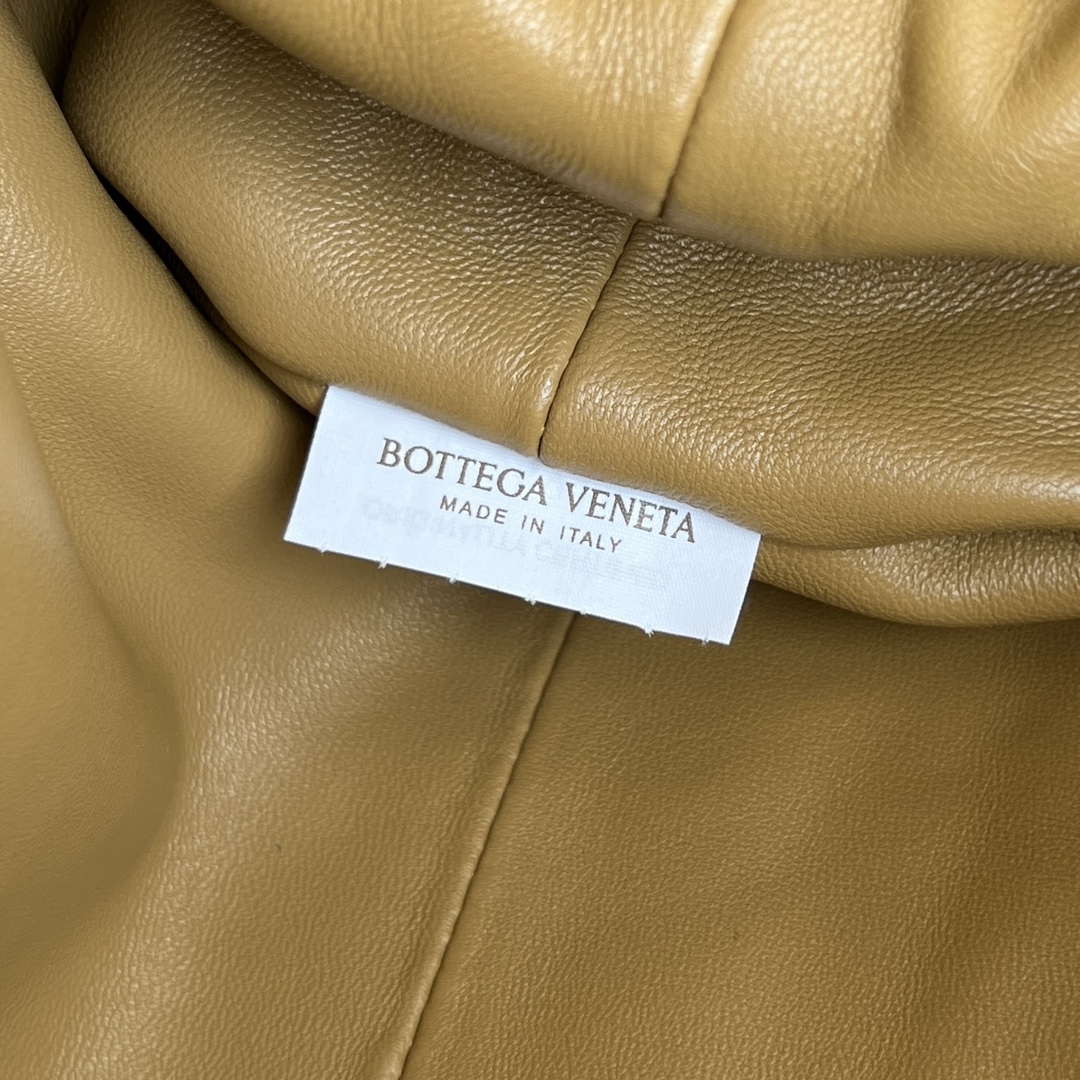 Bottega Veneta BV 785807 Lauren 1980 clutch Bag BV92005
