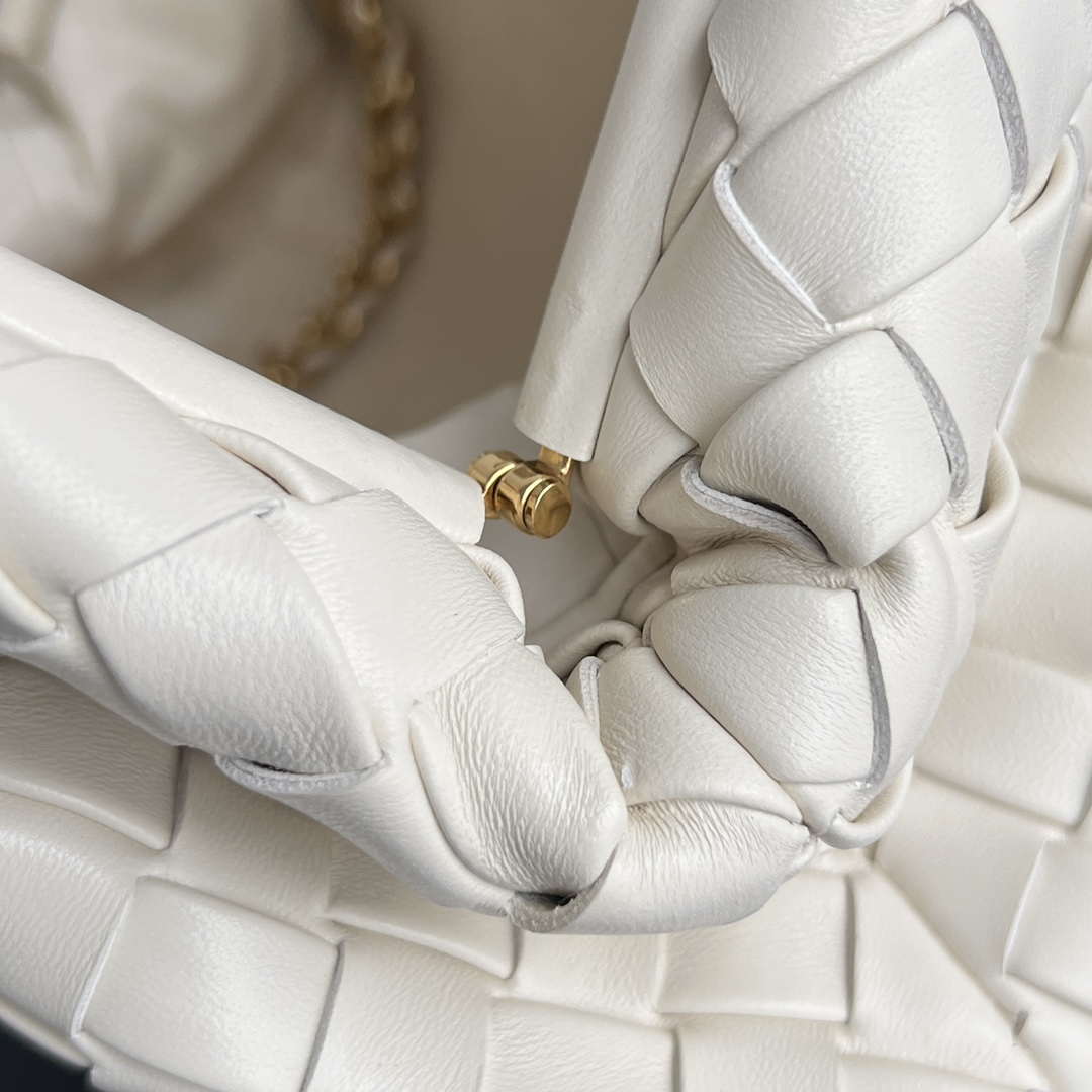 Bottega Veneta BV 785807 Lauren 1980 clutch Bag BV92008