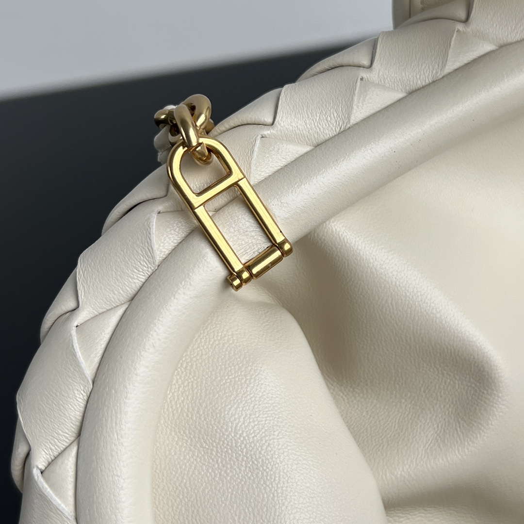 Bottega Veneta BV 785807 Lauren 1980 clutch Bag BV92008