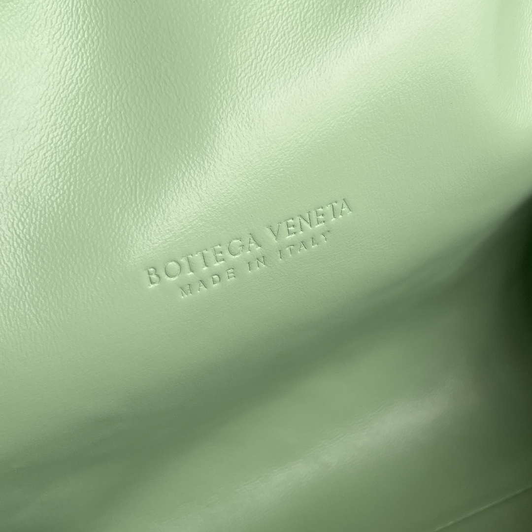 Bottega Veneta BV 785807 Lauren 1980 clutch Bag BV92009