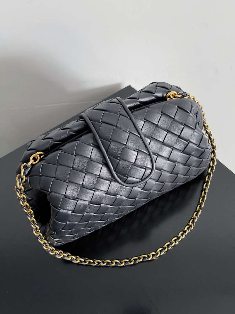 Bottega Veneta BV 785807 Lauren 1980 clutch Bag BV92024 Navy Blue
