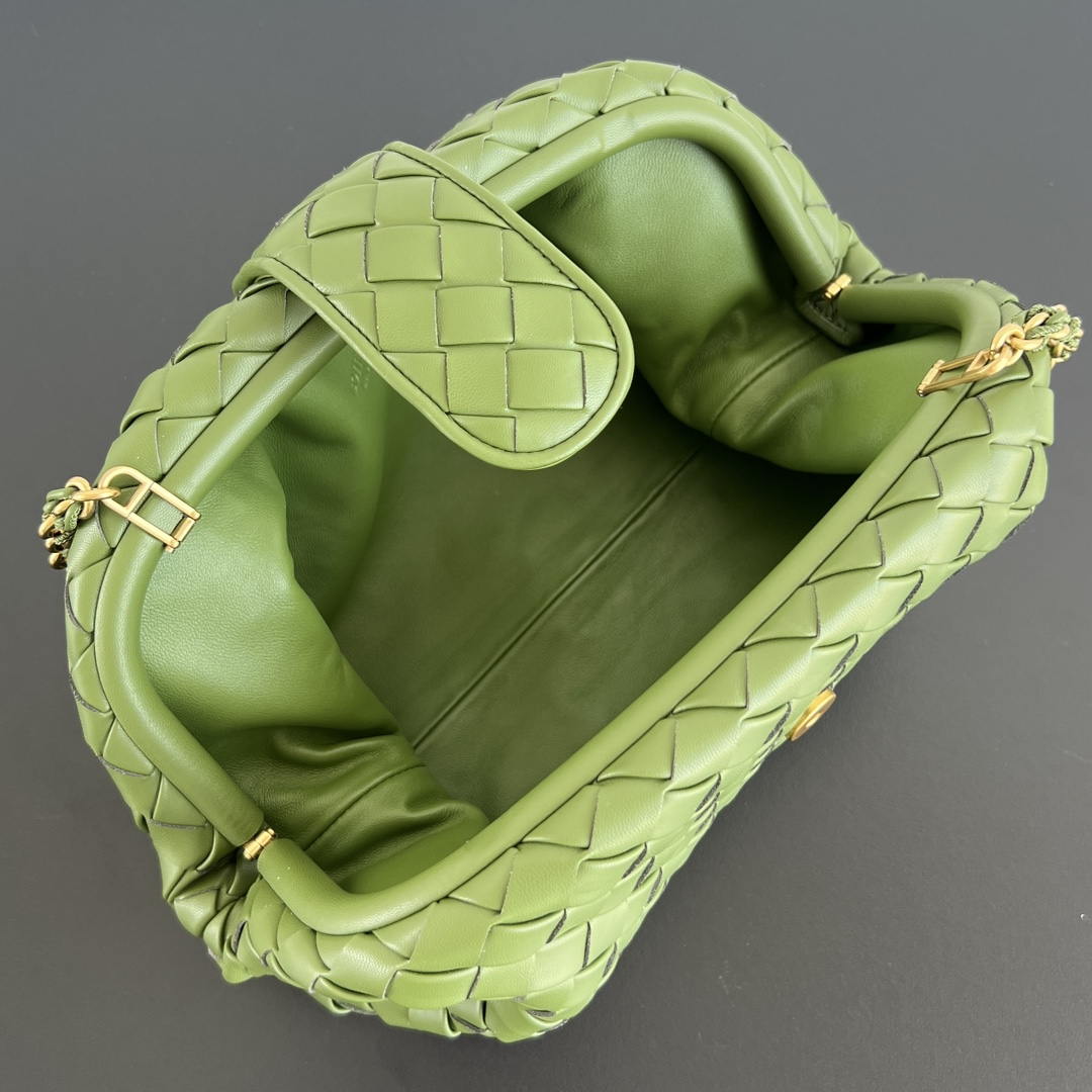Bottega Veneta BV 804038  Small Lauren 1980 clutch Bag BV92035