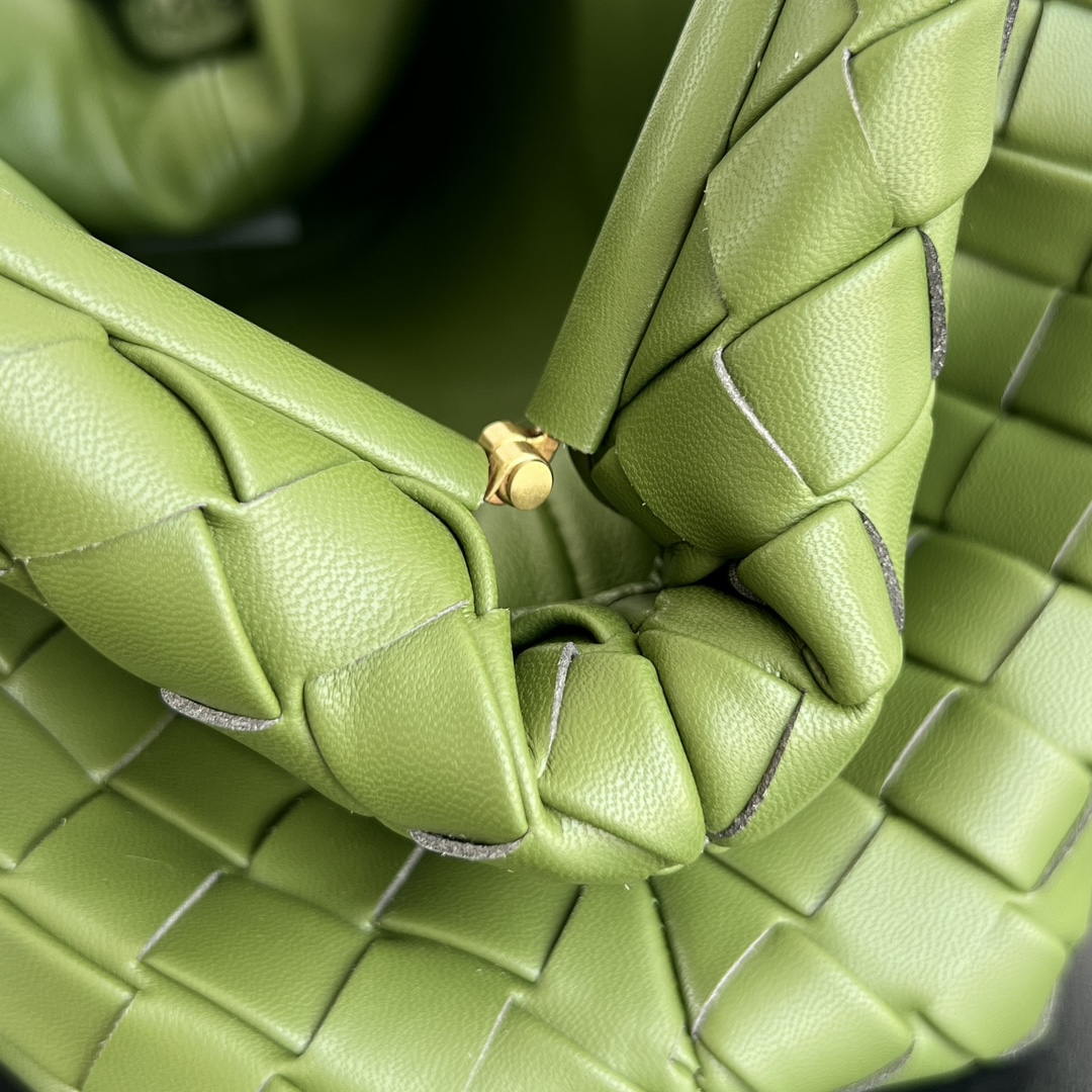 Bottega Veneta BV 804038  Small Lauren 1980 clutch Bag BV92035