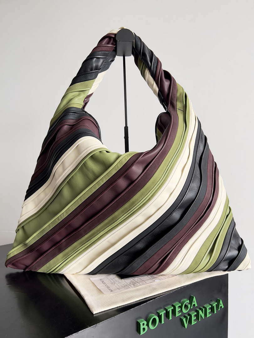 Bottega Veneta BV 786193 Large Hop bag BV9028