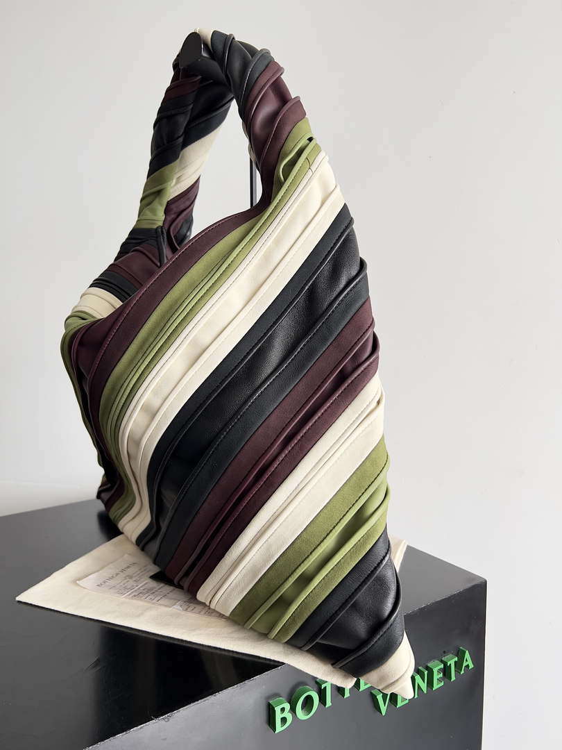 Bottega Veneta BV 786193 Large Hop bag BV9028