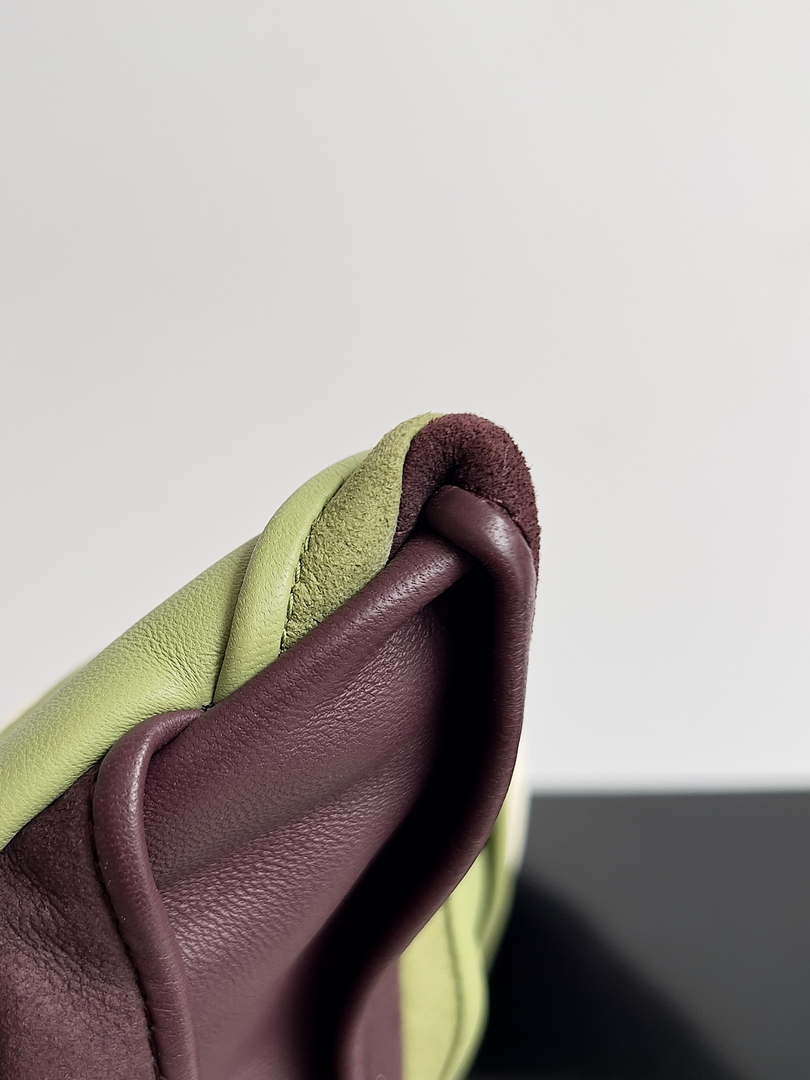 Bottega Veneta BV 786193 Large Hop bag BV9028