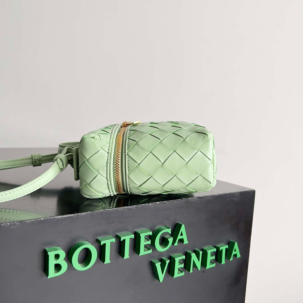 Bottega Veneta BV 789109V3IV16414 Bang Bang Vanity Case Light Green