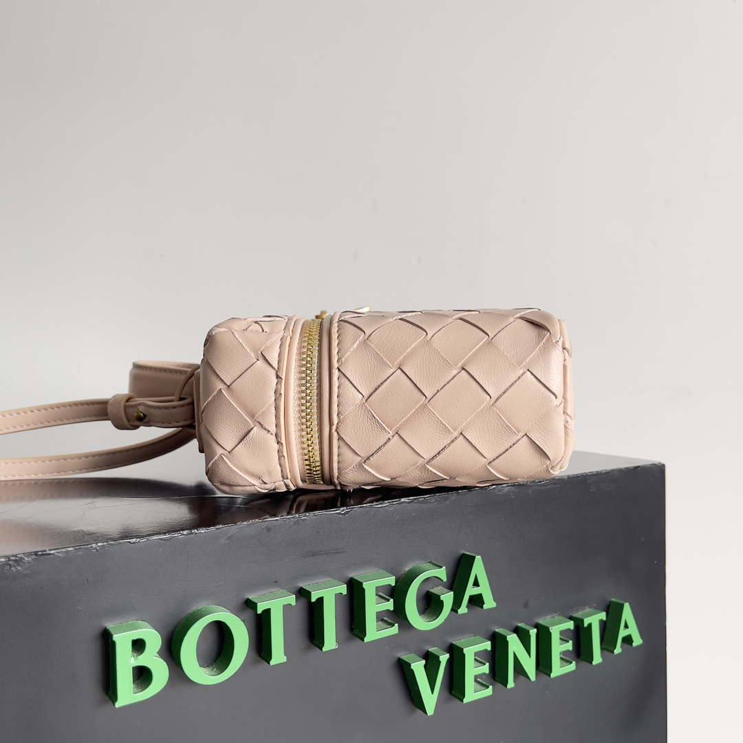 Bottega Veneta BV 789109V3IV16414 Bang Bang Vanity Case Light Pink