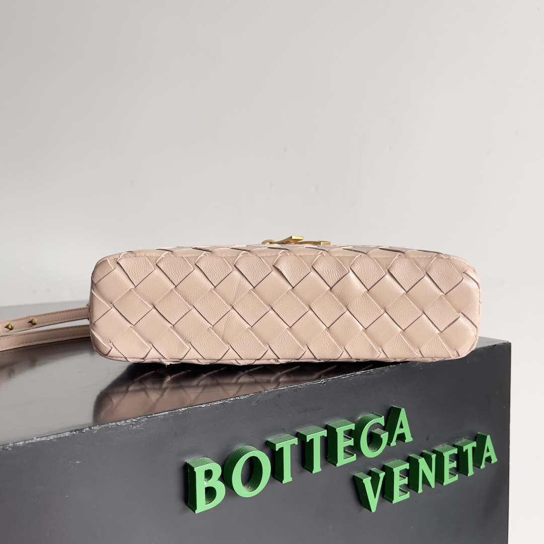 Bottega Veneta BV 789109V3IV16414 Bang Bang Vanity Case Light Pink
