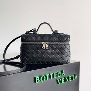 Bottega Veneta BV 789109V3IV16414 Bang Bang Vanity Case Black - Silver - View 1