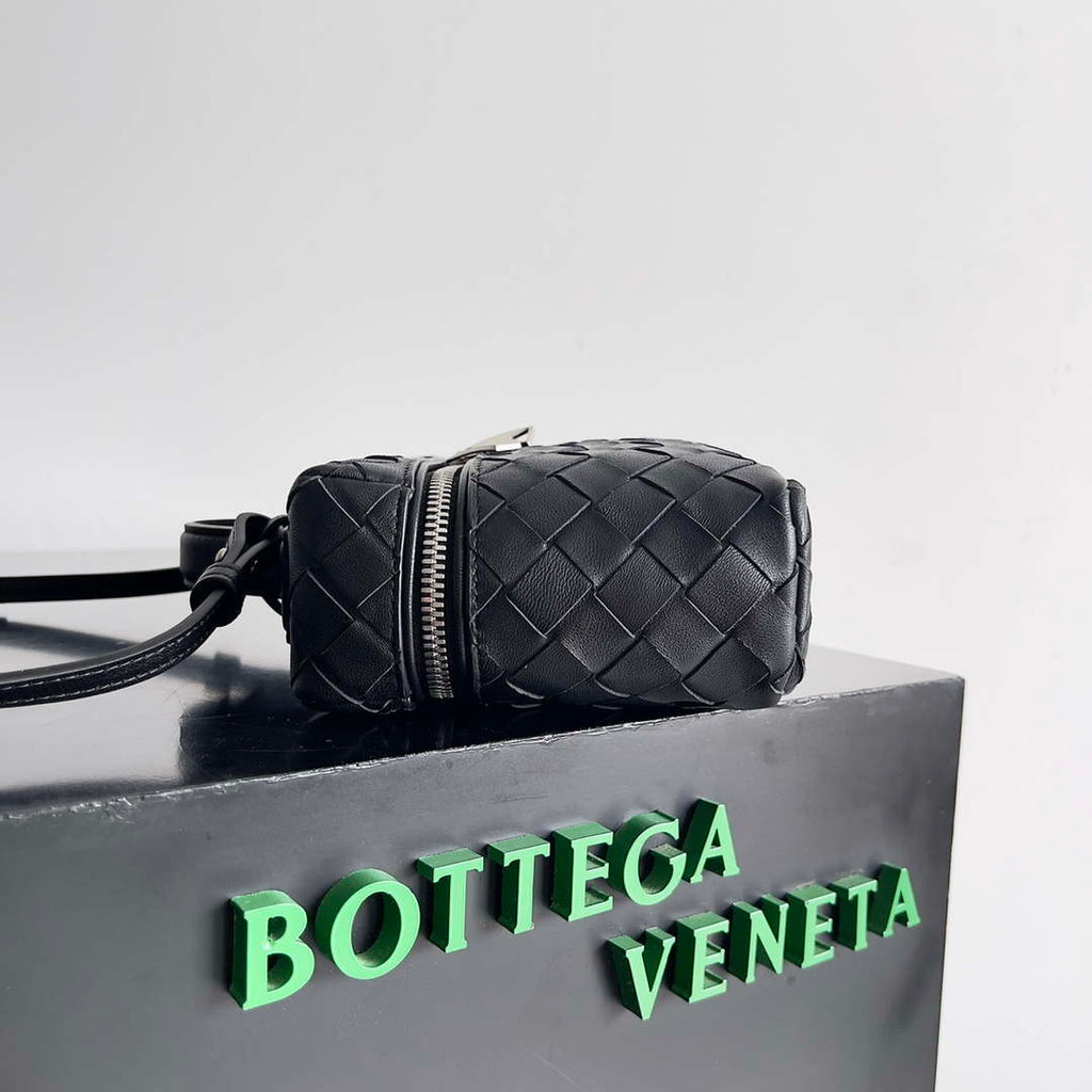 Bottega Veneta BV 789109V3IV16414 Bang Bang Vanity Case Black