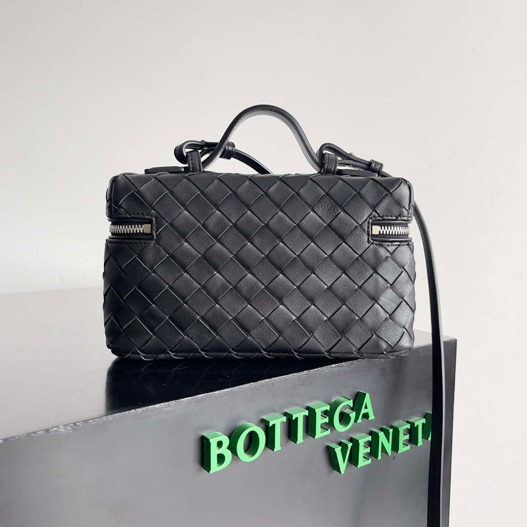 Bottega Veneta BV 789109V3IV16414 Bang Bang Vanity Case Black
