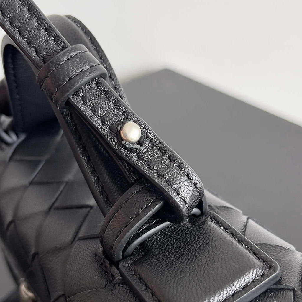 Bottega Veneta BV 789109V3IV16414 Bang Bang Vanity Case Black