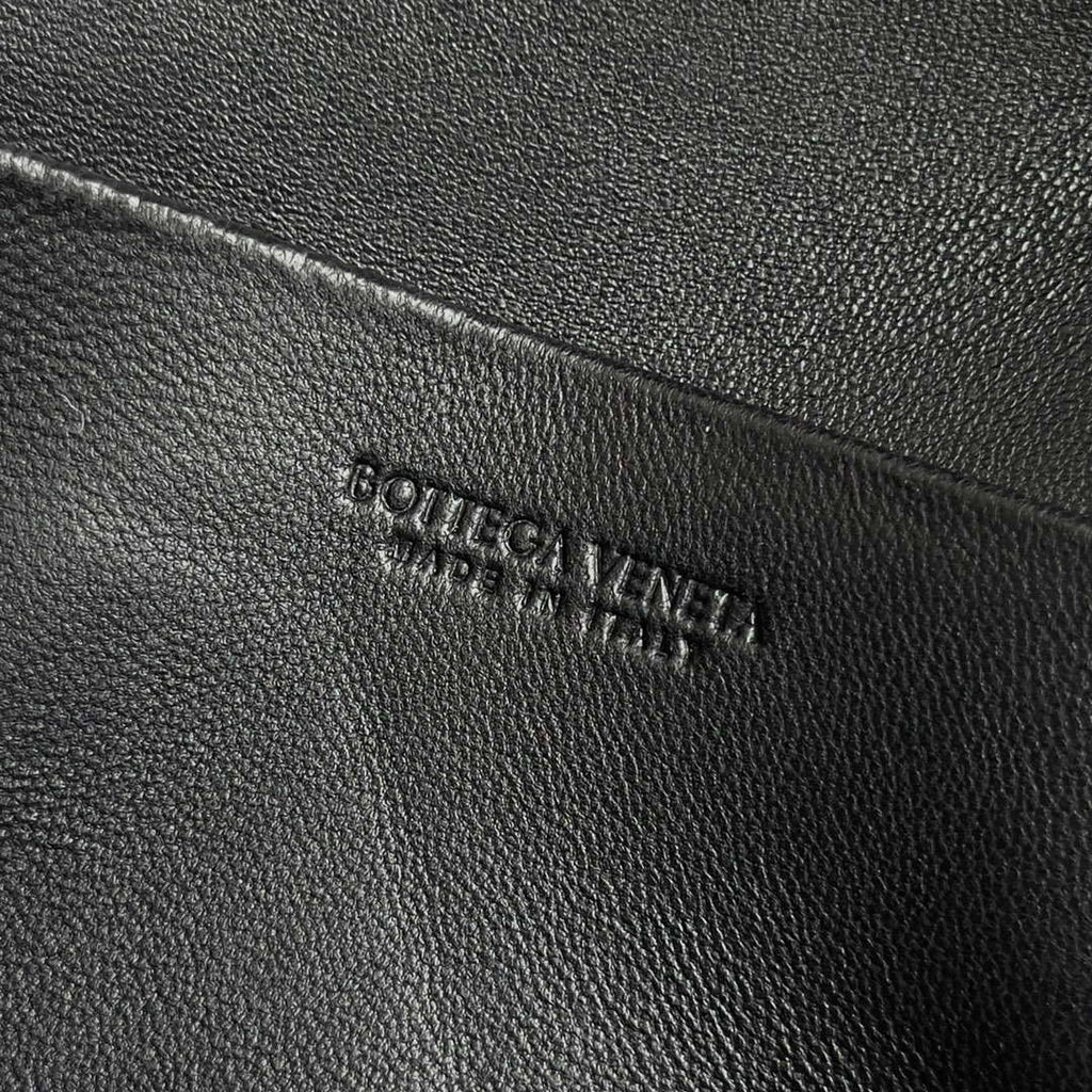Bottega Veneta BV 789109V3IV16414 Bang Bang Vanity Case Black