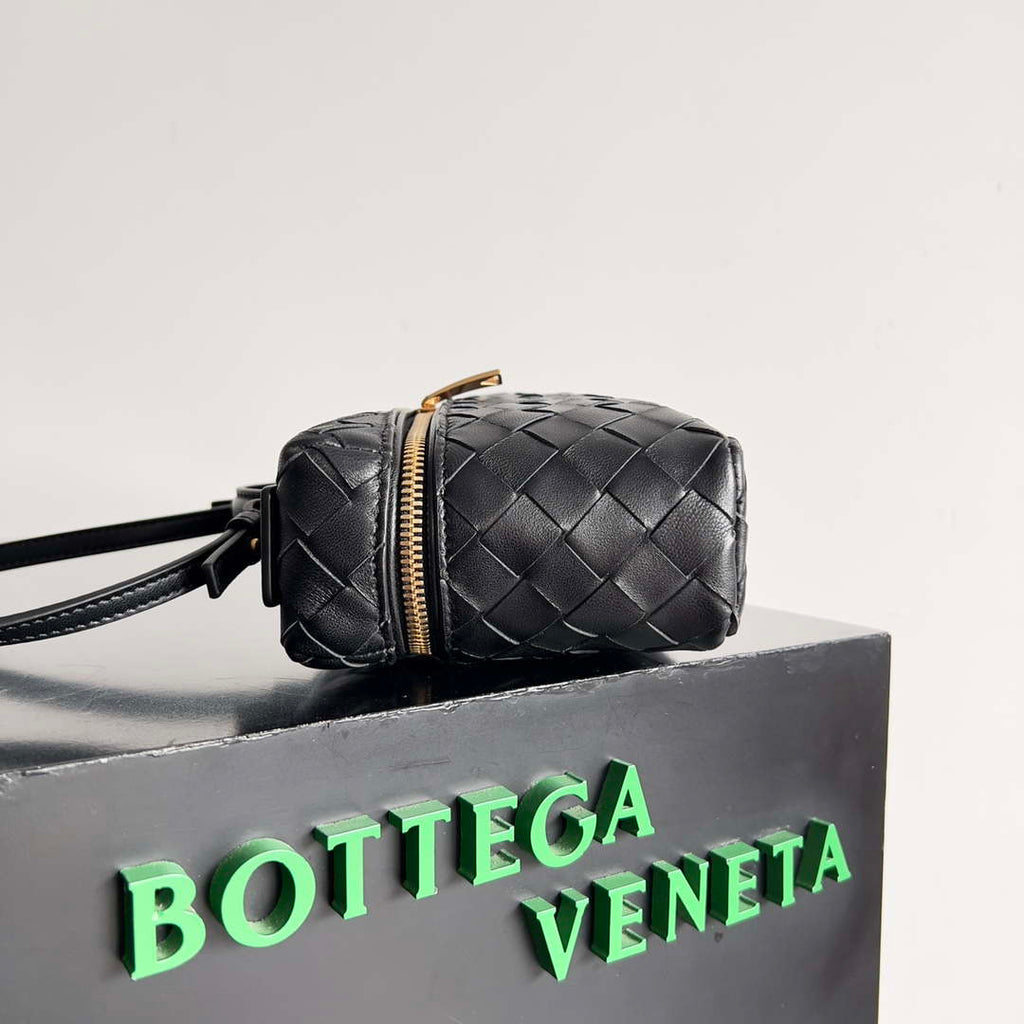 Bottega Veneta BV 789109V3IV16414 Bang Bang Vanity Case Black