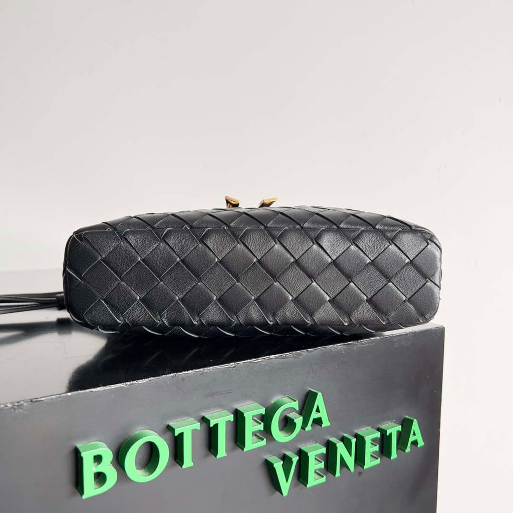 Bottega Veneta BV 789109V3IV16414 Bang Bang Vanity Case Black