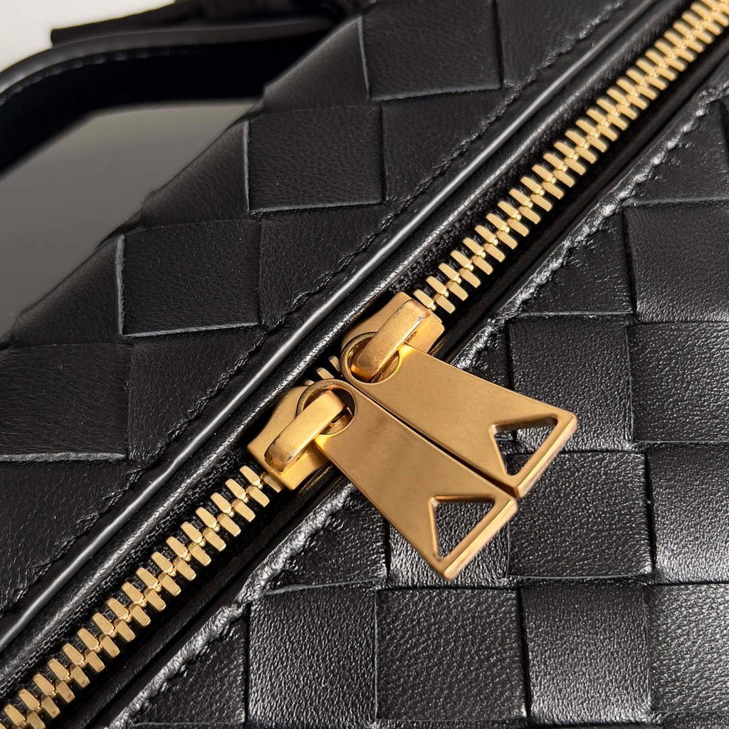 Bottega Veneta BV 789109V3IV16414 Bang Bang Vanity Case Black