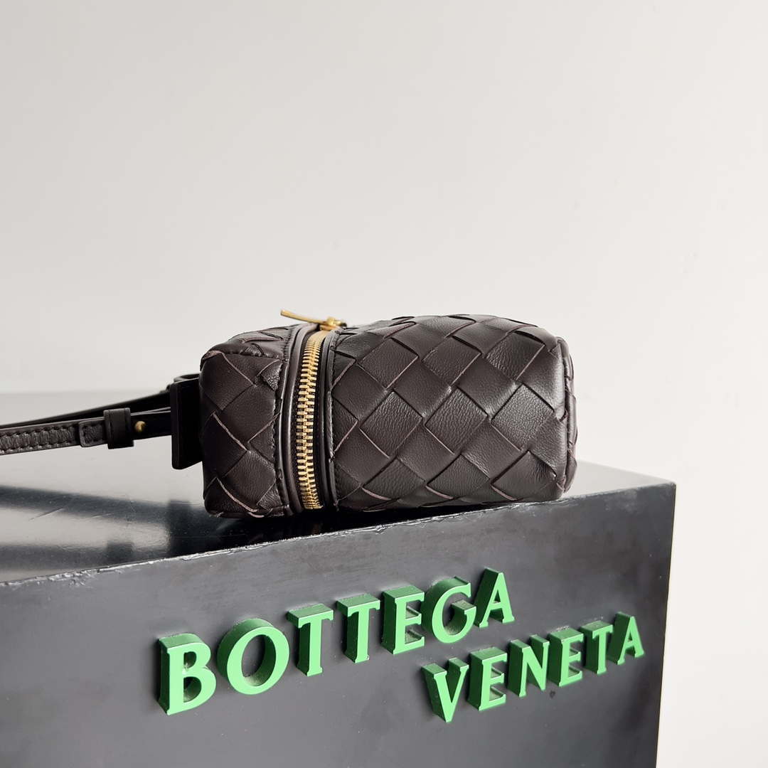Bottega Veneta BV 789109V3IV16414 Bang Bang Vanity Case Dark Brown