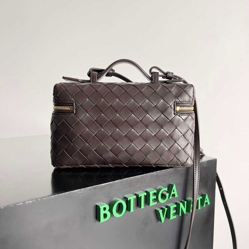 Bottega Veneta BV 789109V3IV16414 Bang Bang Vanity Case Dark Brown