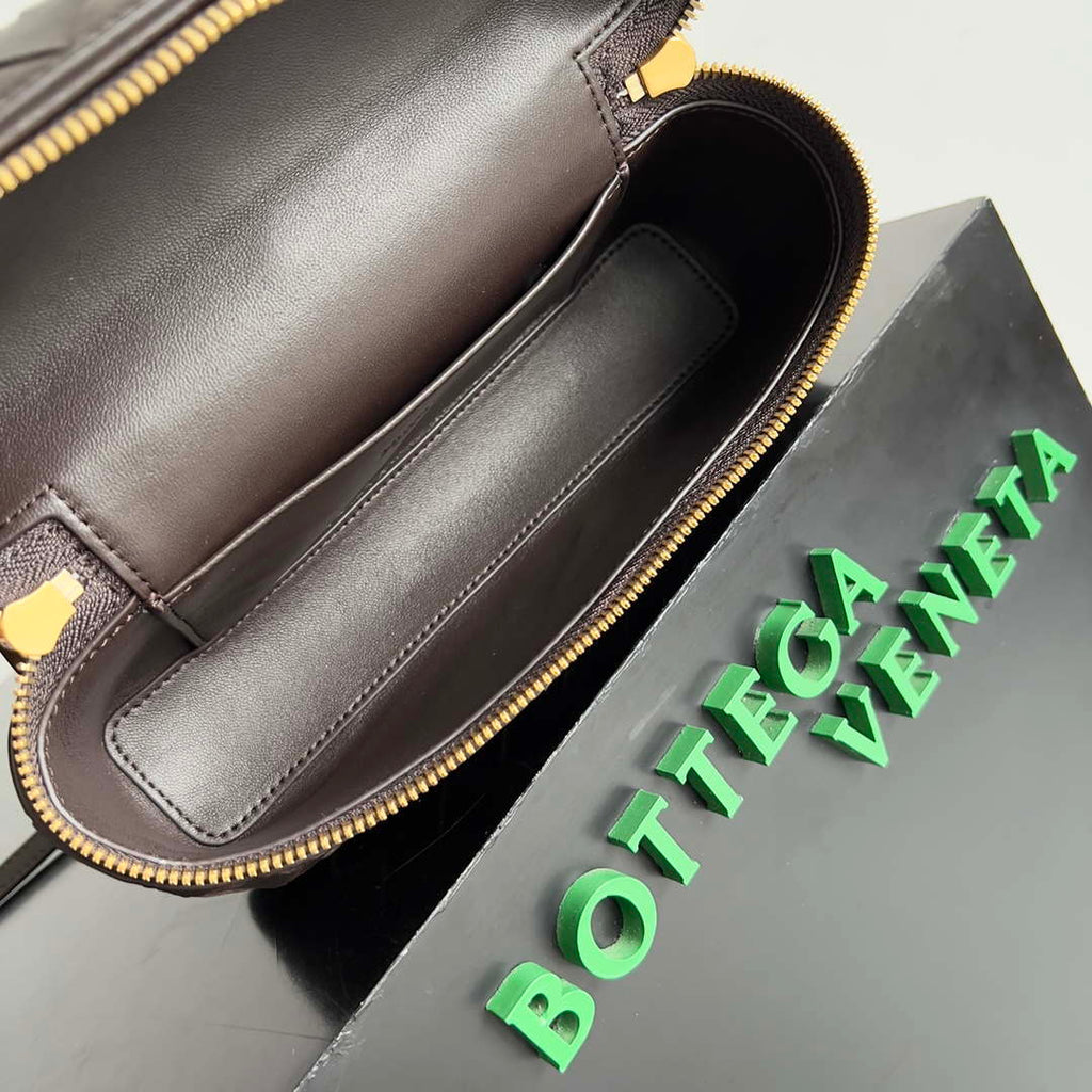 Bottega Veneta BV 789109V3IV16414 Bang Bang Vanity Case Dark Brown