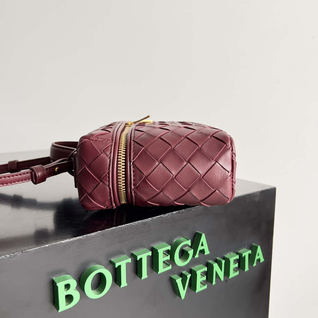 Bottega Veneta BV 789109V3IV16414 Bang Bang Vanity Case Wine Red