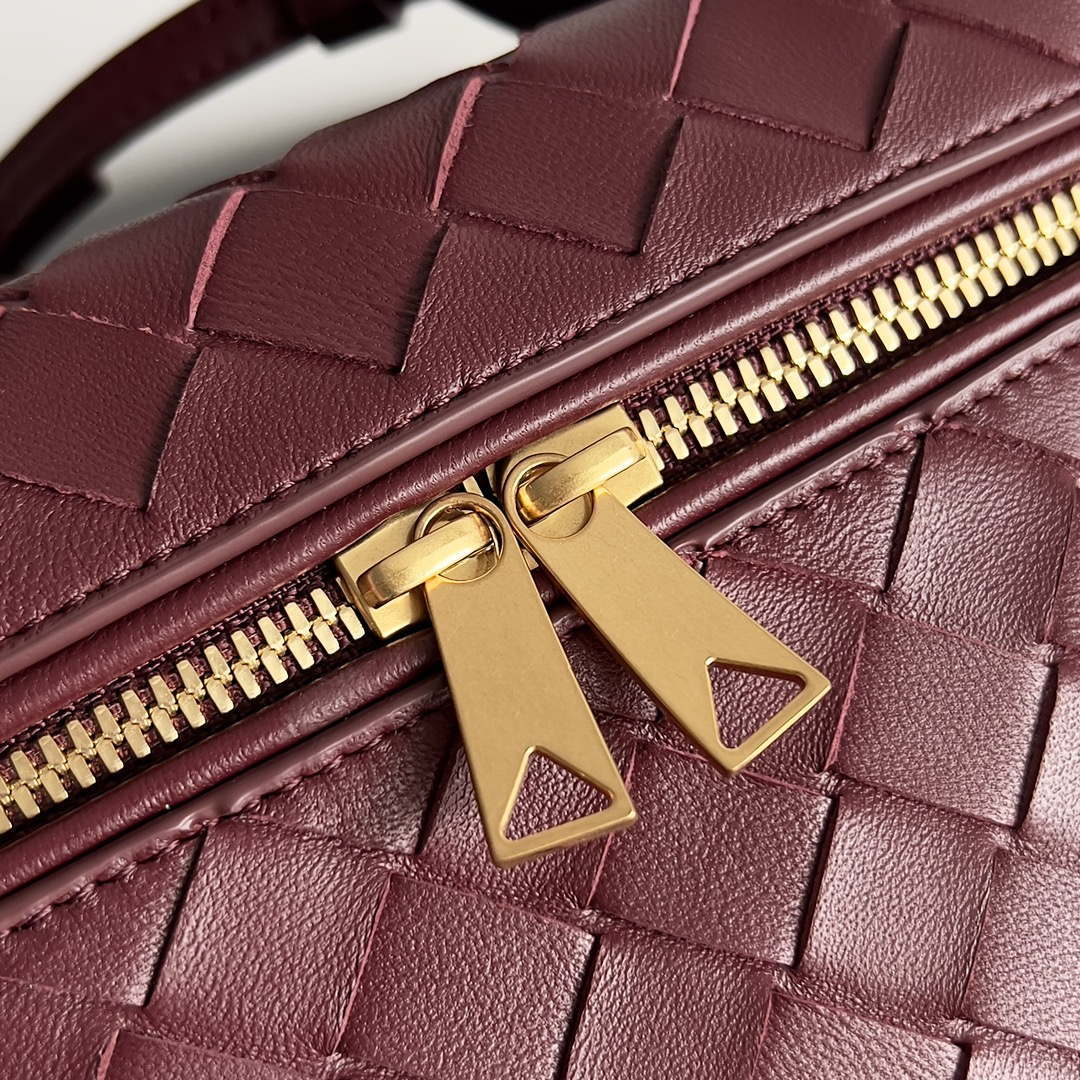 Bottega Veneta BV 789109V3IV16414 Bang Bang Vanity Case Wine Red