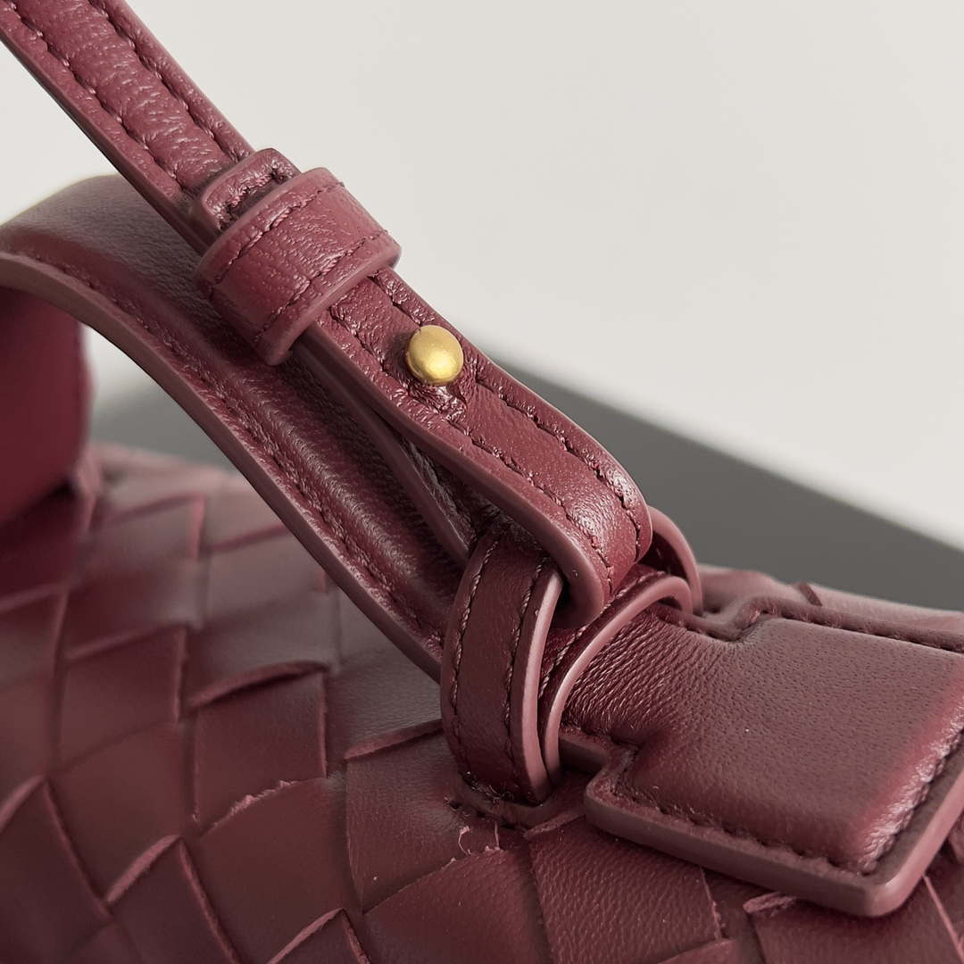 Bottega Veneta BV 789109V3IV16414 Bang Bang Vanity Case Wine Red