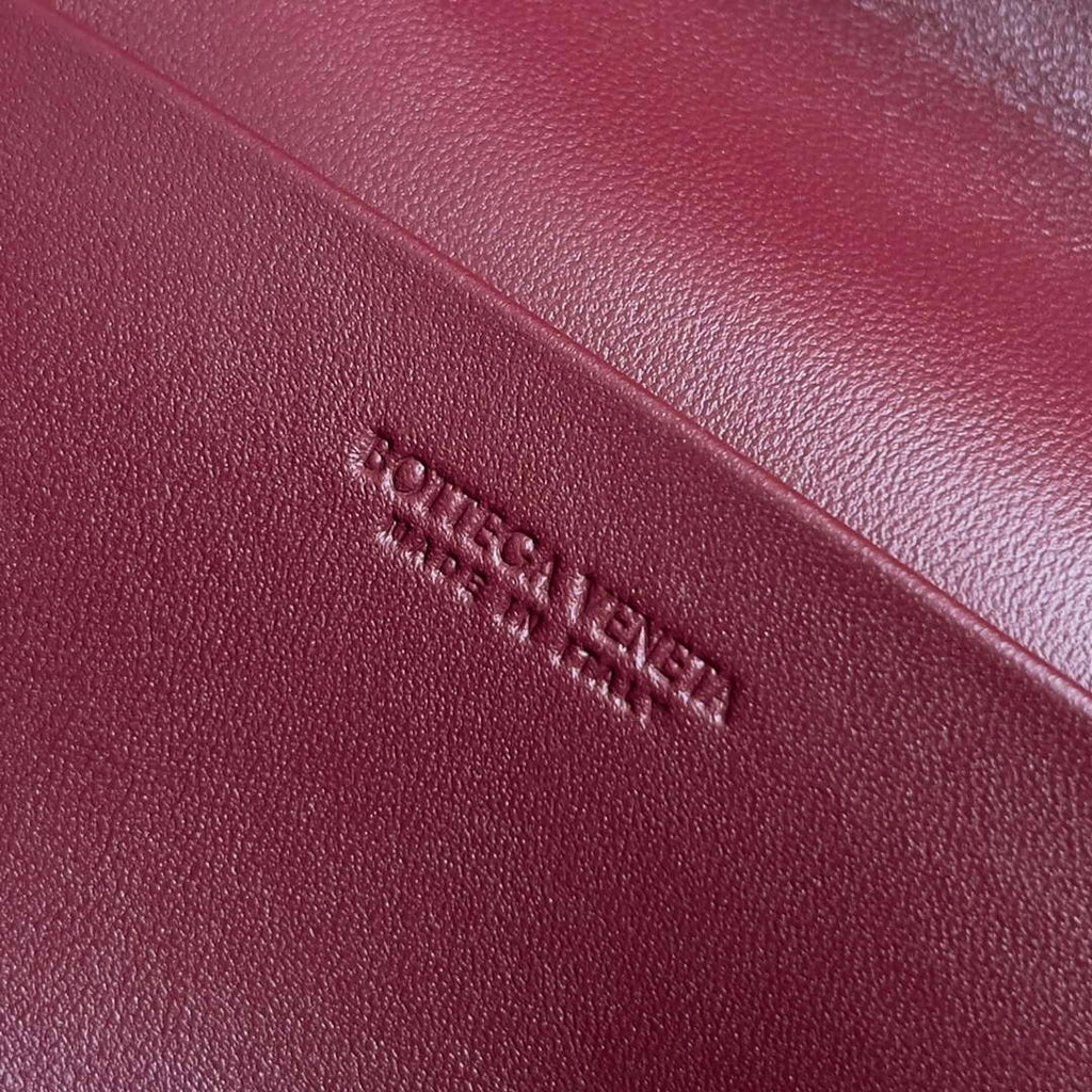 Bottega Veneta BV 789109V3IV16414 Bang Bang Vanity Case Wine Red
