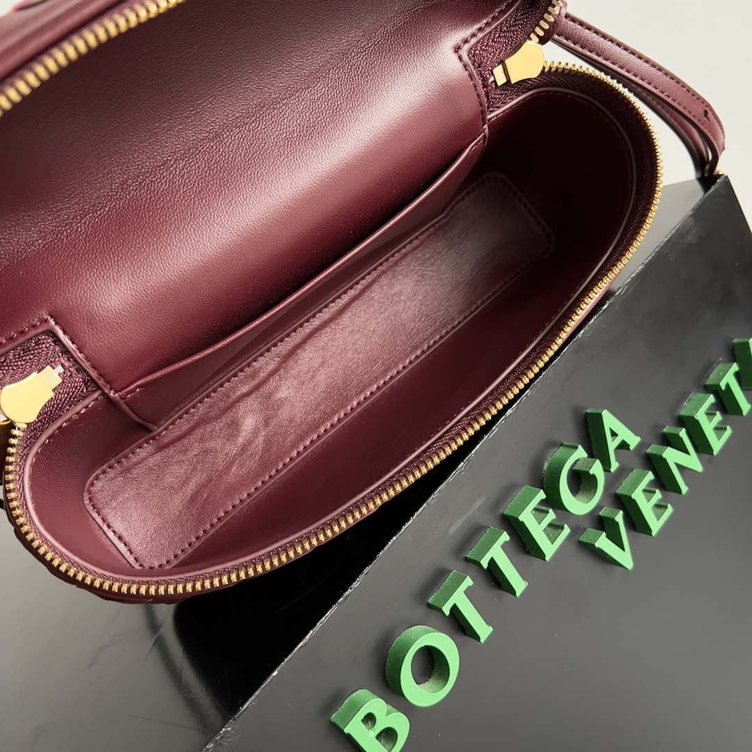 Bottega Veneta BV 789109V3IV16414 Bang Bang Vanity Case Wine Red