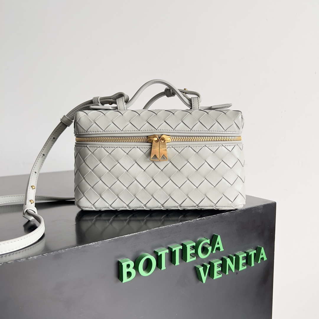 Bottega Veneta BV 789109V3IV16414 Bang Bang Vanity Case Gray - Default Title - View 1