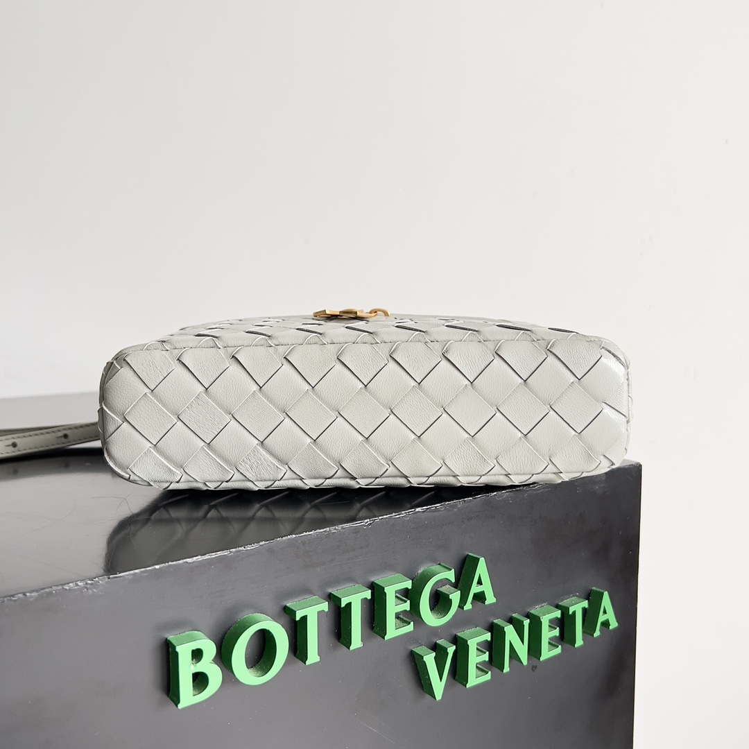 Bottega Veneta BV 789109V3IV16414 Bang Bang Vanity Case Gray