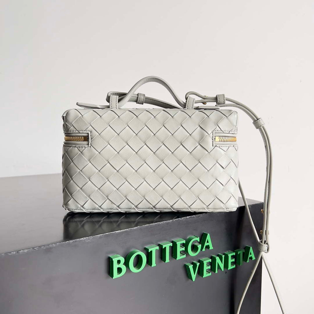 Bottega Veneta BV 789109V3IV16414 Bang Bang Vanity Case Gray