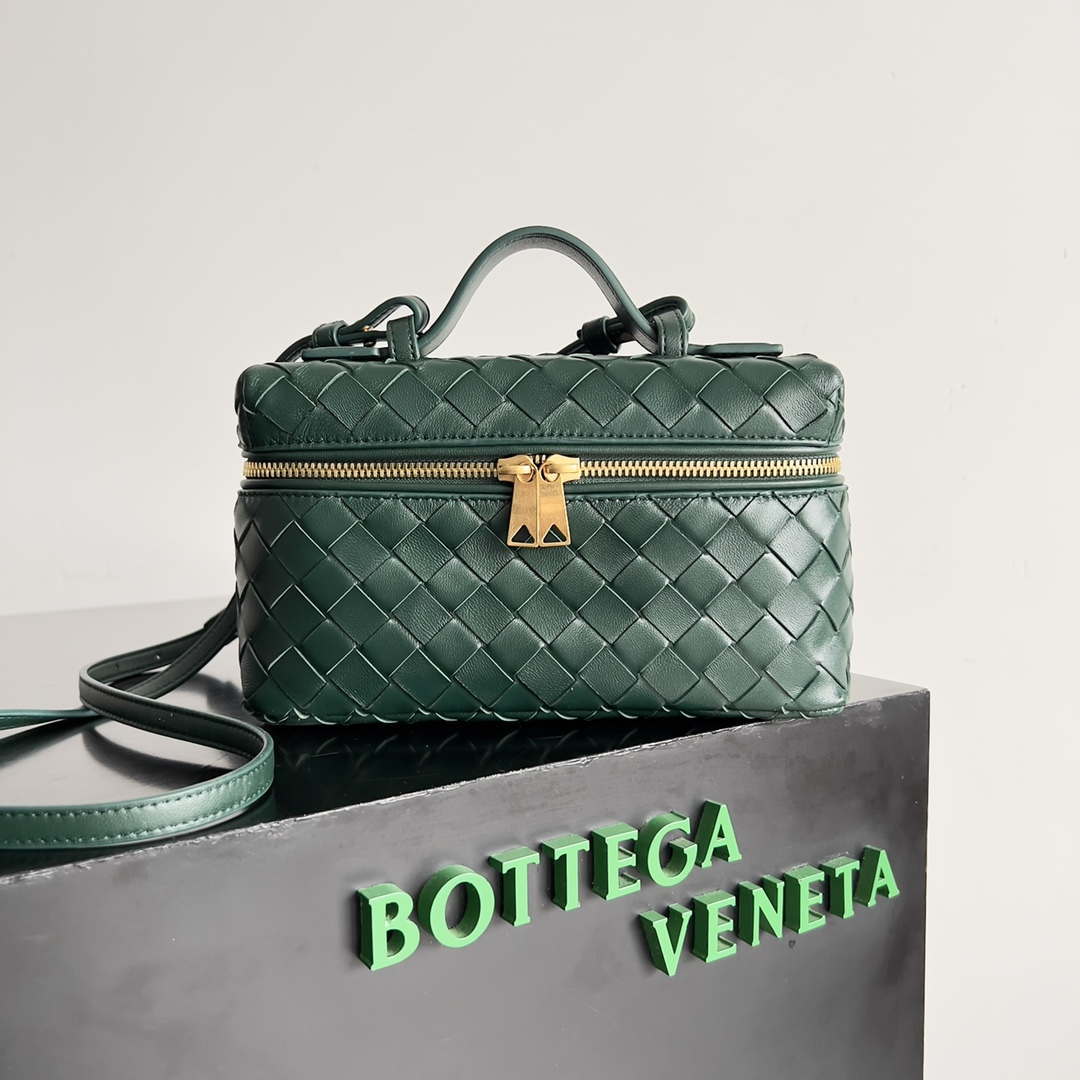 Bottega Veneta BV 789109V3IV16414 Bang Bang Vanity Case Green - Default Title - View 1