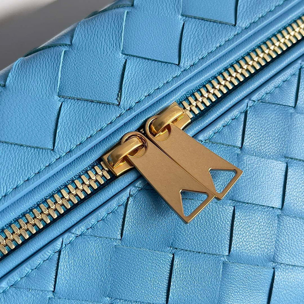 Bottega Veneta BV 789109V3IV16414 Bang Bang Vanity Case Blue