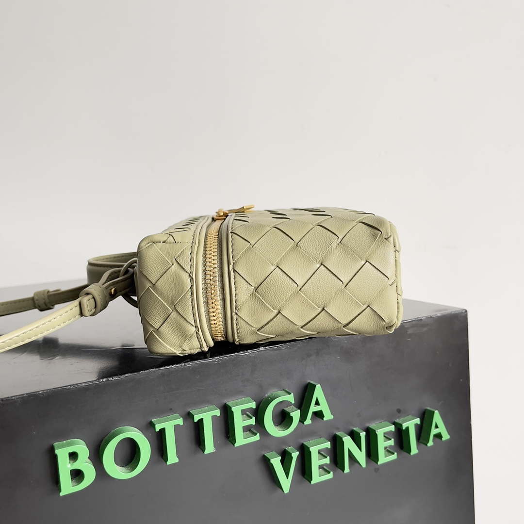 Bottega Veneta BV 789109V3IV16414 Bang Bang Vanity Case Lemon Yellow