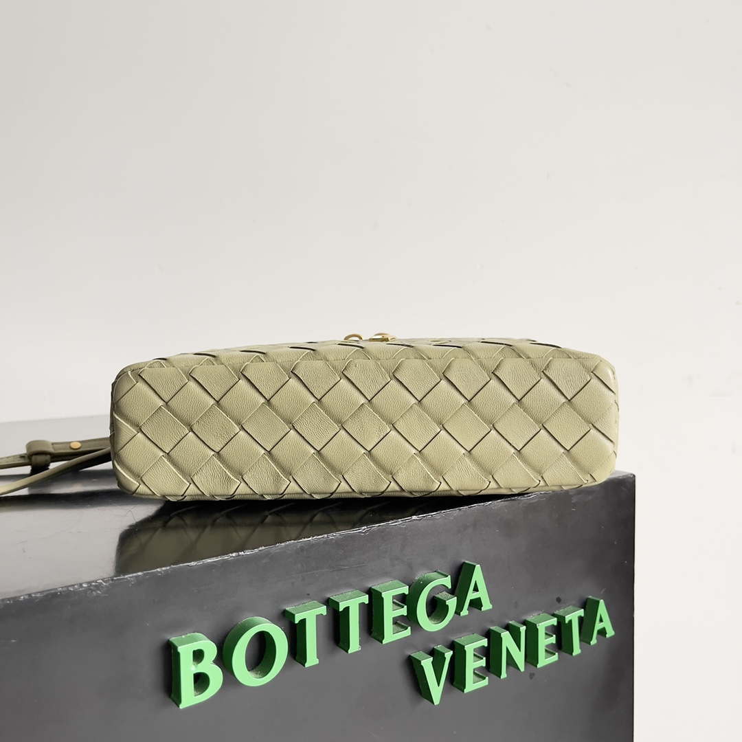 Bottega Veneta BV 789109V3IV16414 Bang Bang Vanity Case Lemon Yellow