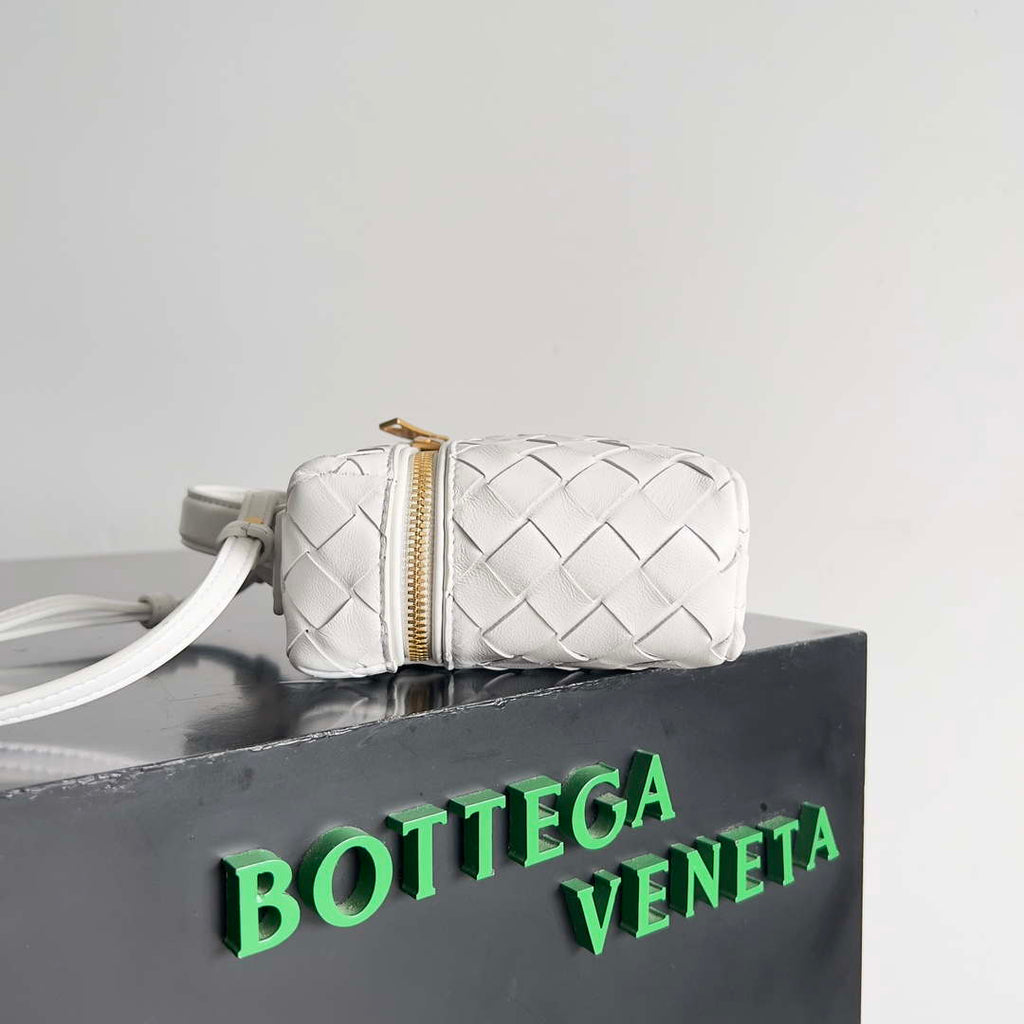 Bottega Veneta BV 789109V3IV16414 Bang Bang Vanity Case White