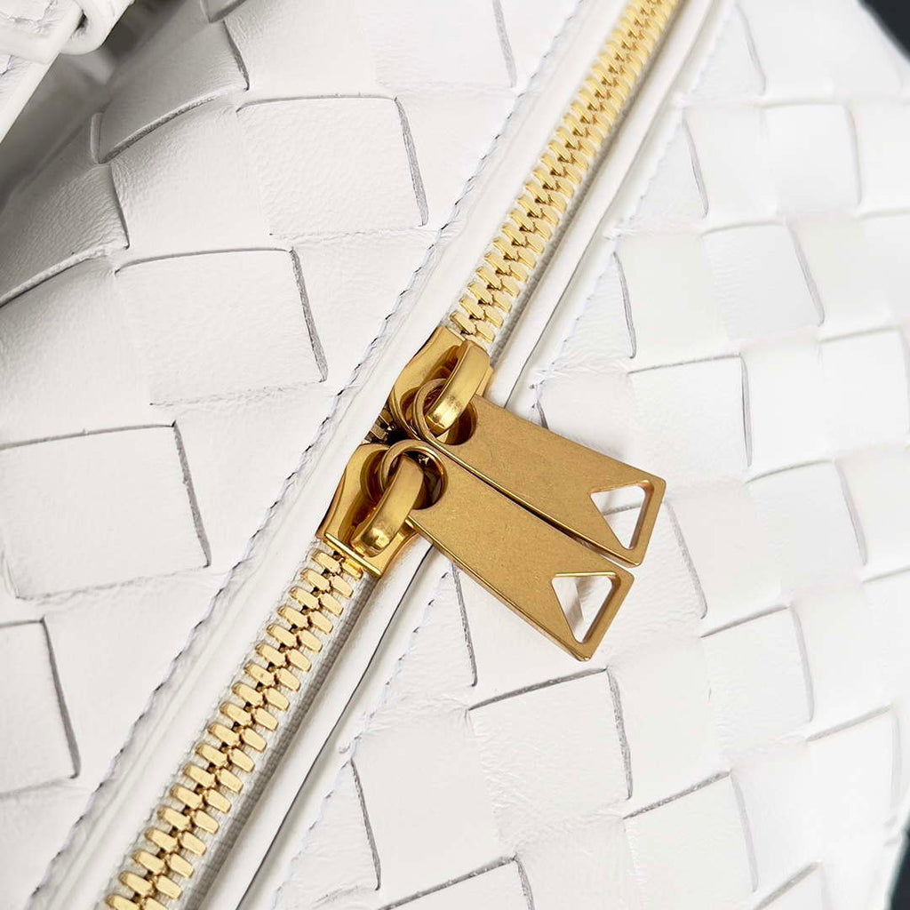 Bottega Veneta BV 789109V3IV16414 Bang Bang Vanity Case White