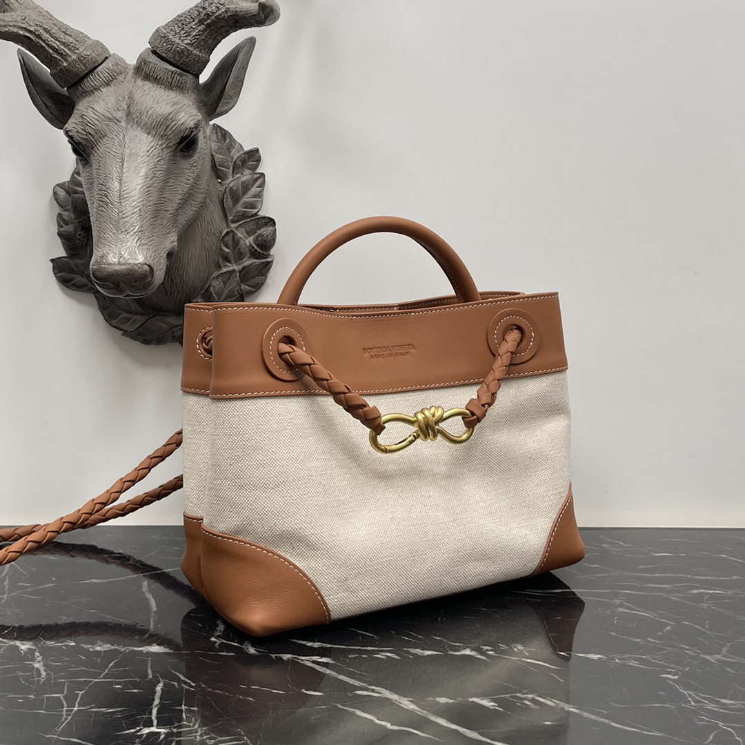 Bottega Veneta BV 791594V42E19802 Small Andiamo Natural  light wood