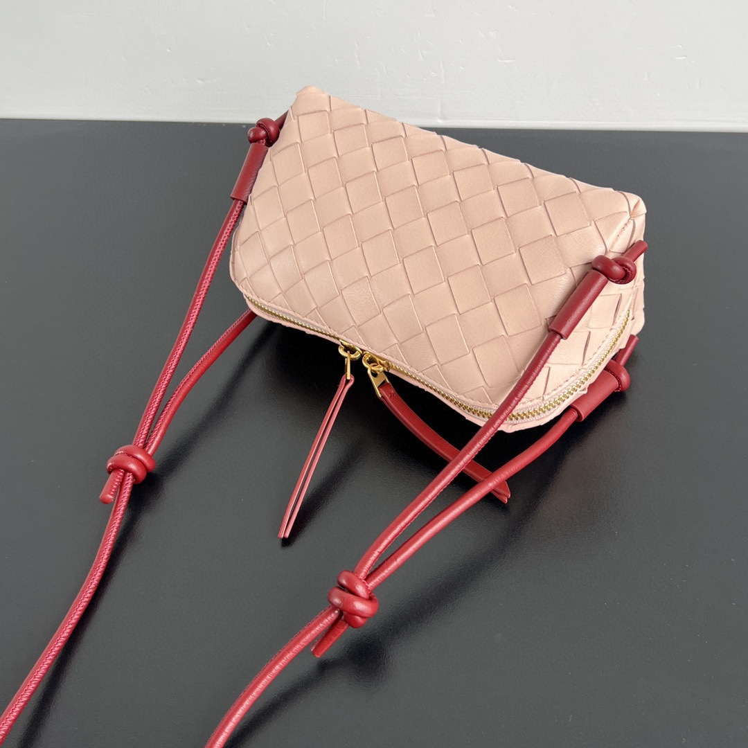 Bottega Veneta BV 794258VCPP18425 Concert Pouch BV92046