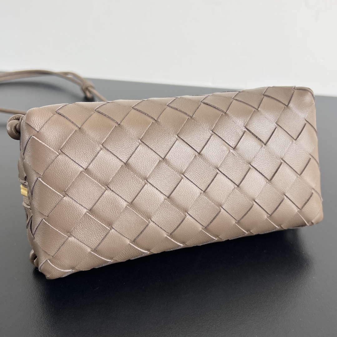 Bottega Veneta BV 794258VCPP18425 Concert Pouch BV92047 - Default Title - View 3