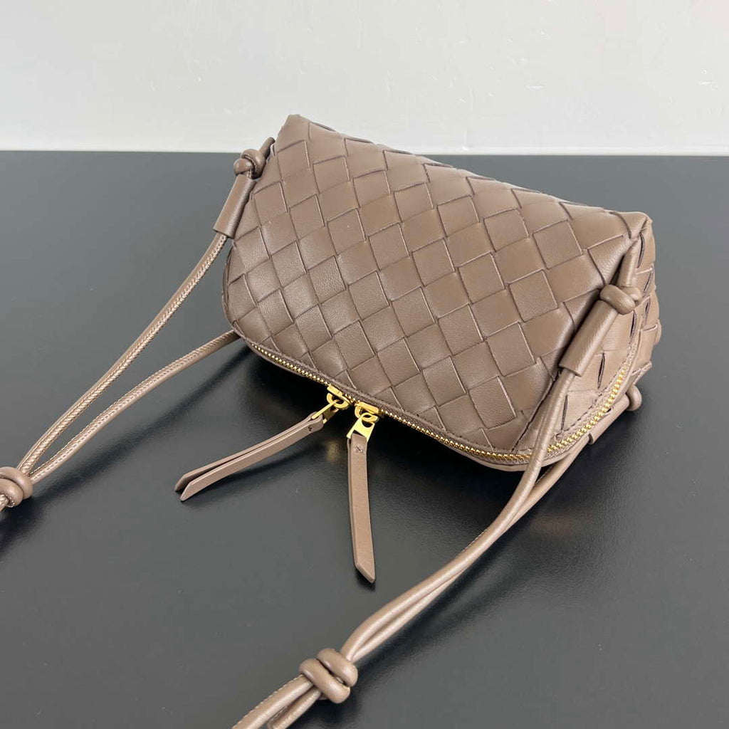 Bottega Veneta BV 794258VCPP18425 Concert Pouch BV92047