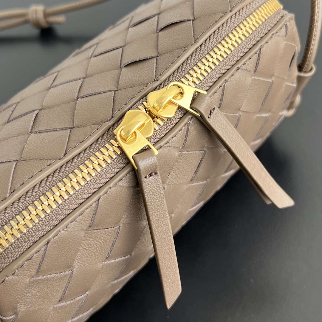 Bottega Veneta BV 794258VCPP18425 Concert Pouch BV92047 - Default Title - View 6